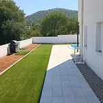 Villa Iva By Guide