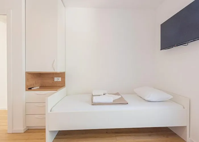 Iva By Guide * Sibenik