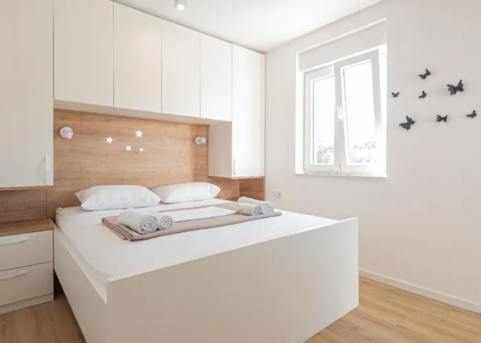 Iva By Guide * Sibenik