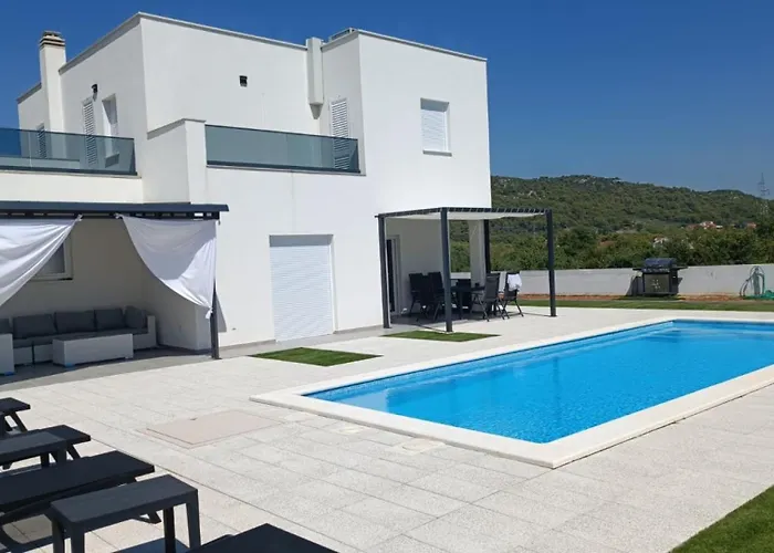 Iva By Guide Vila Sibenik